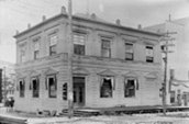 Banque Canadienne de Commerce, Septembre 1901. / Photo: HJ Woodside, Bibliothèque et Archives Canada PA-016339.